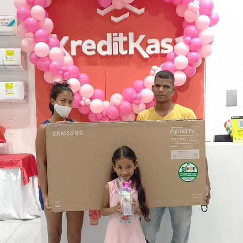 6-clientes-felices-kreditkasa cerrajeria la mejor de colombia en chaves con chips